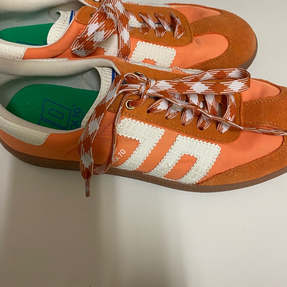 Back 70 sneakers, orange, 7.5
